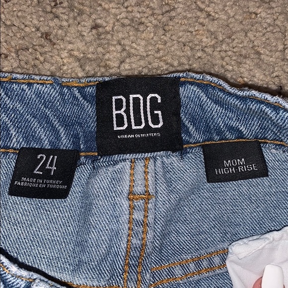 BDG Light Wash Mom Jeans - Picture 5 of 5